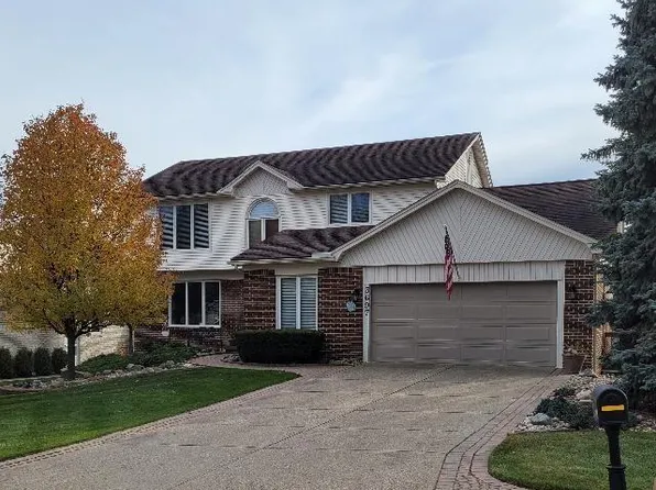 3697 Heatherwood Ct, Rochester Hills, MI 48309