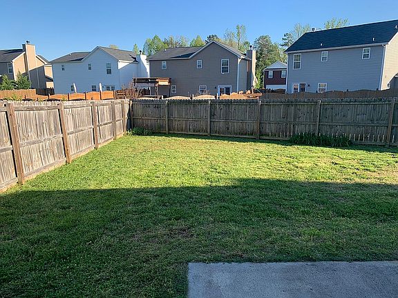 4th image of 2718 Tuberose Ln