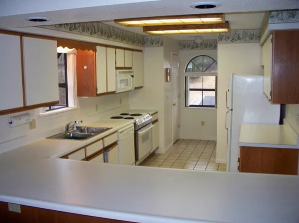 350 S Wildwood Dr APT C16, Branson, MO 65616