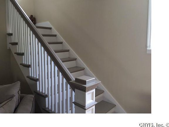 3rd image of 717 Nellis St