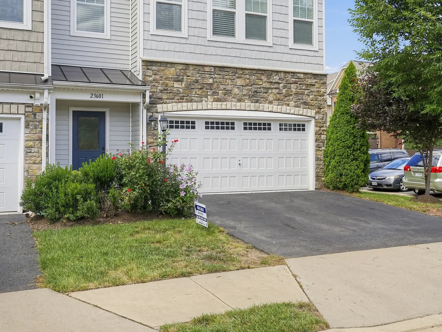 4 bed, 2556 sqft, $3,650 — Photo 3