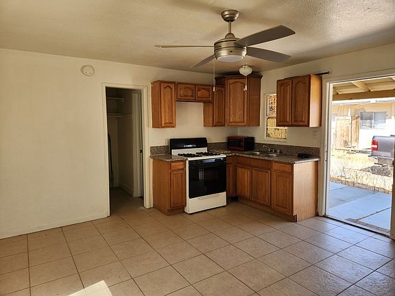 4th image of 66385 Cahuilla Ave APT B