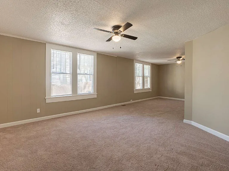 4907 Burke Ave — Photo 16