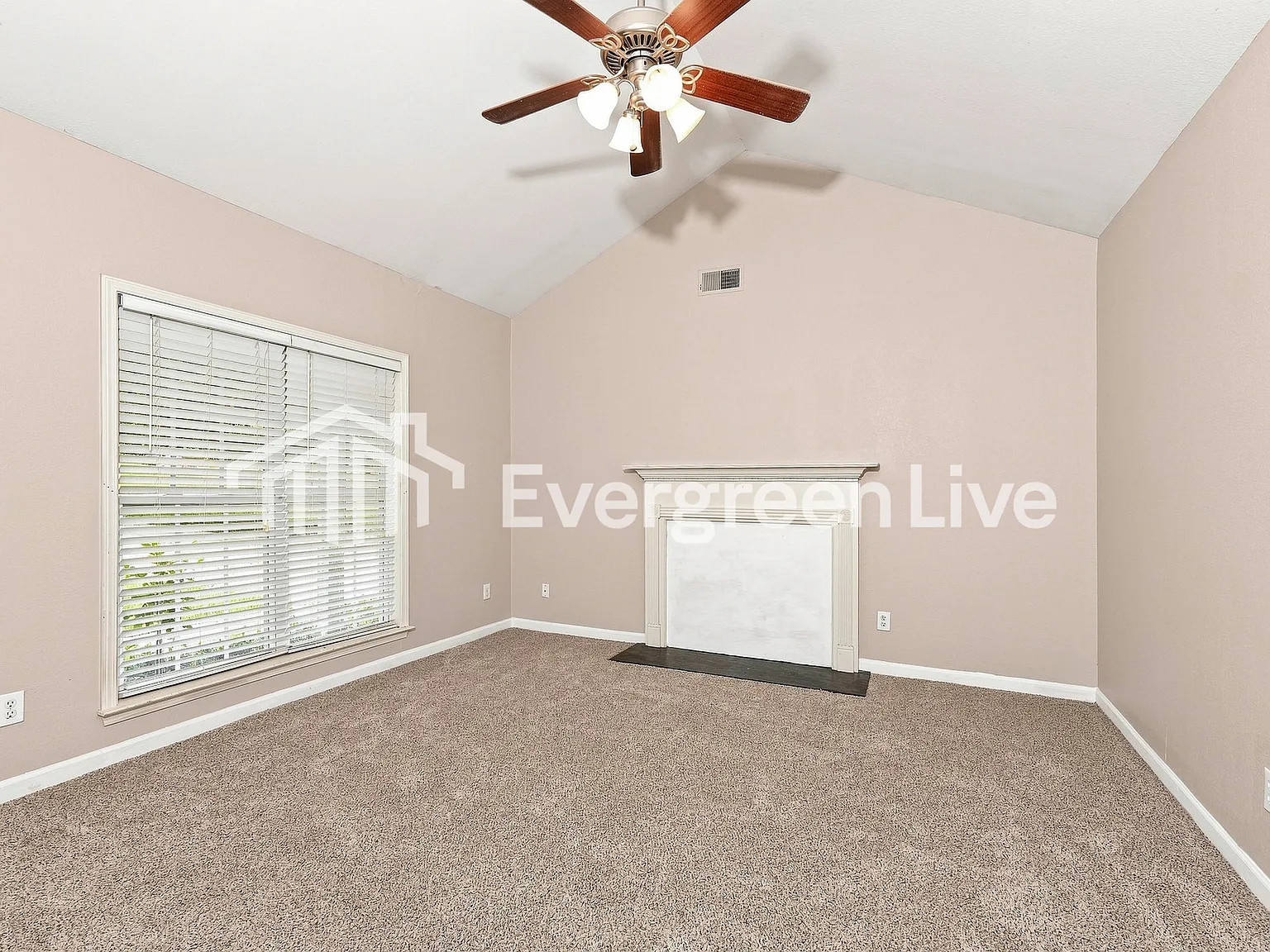 3 bed, 2.0 bath, 1428 sqft, $1,395 — Photo 3