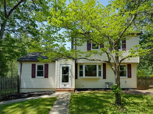 10 Old Colony Rd, Burlington, MA 01803