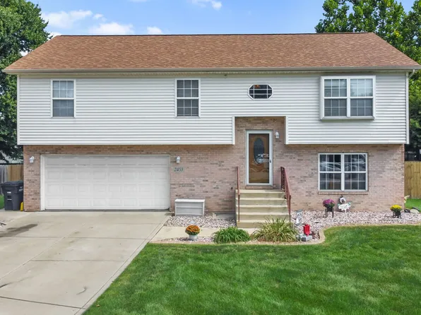 2453 Joseph St, Portage, IN 46368