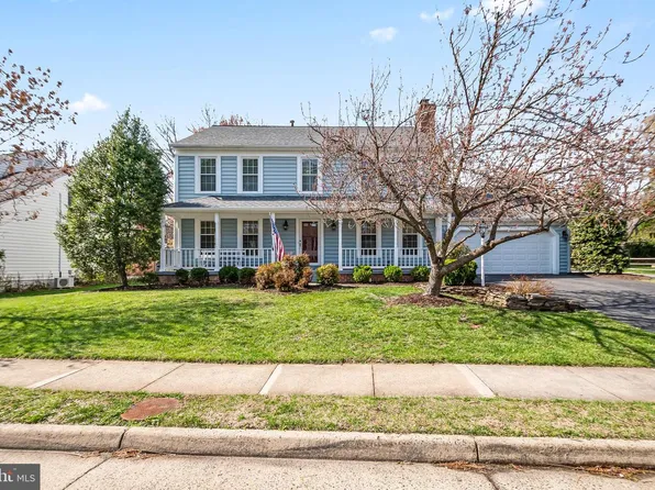 8942 Kenilworth Dr, Burke, VA 22015