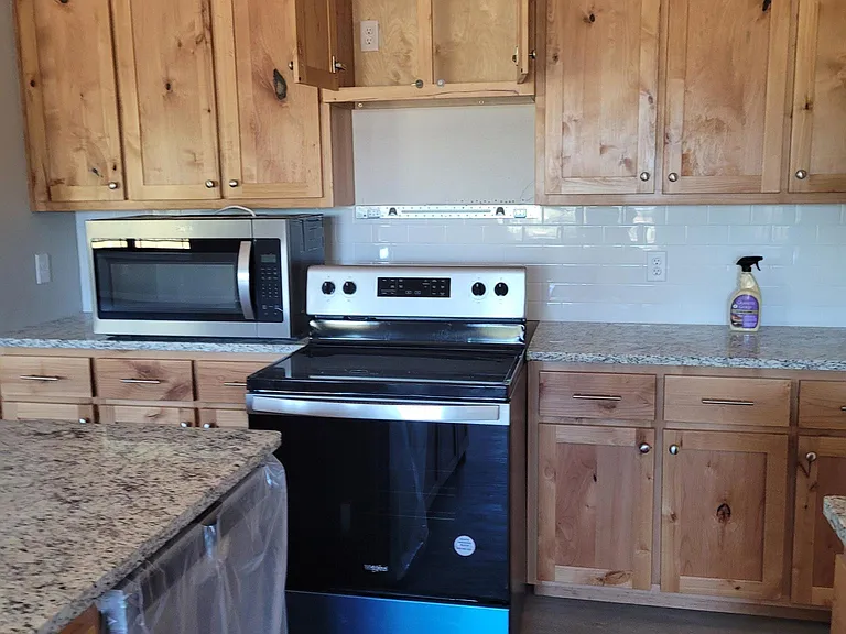 209 W Canterbury Ln — Photo 10