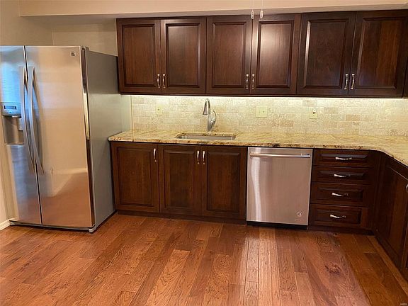 4th image of 578 Sarah Ln APT 303