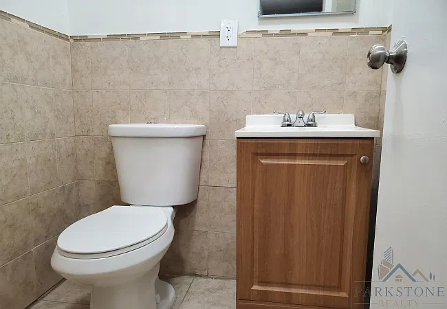 3 bed, 1.5 bath, 850 sqft, $2,550 — Photo 3