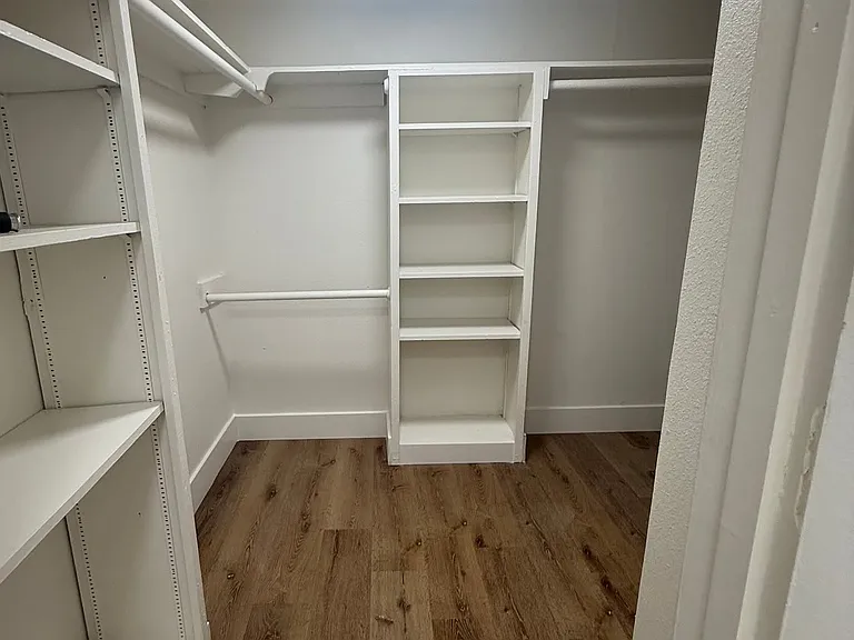 1149 E Pontiac Way — Photo 15