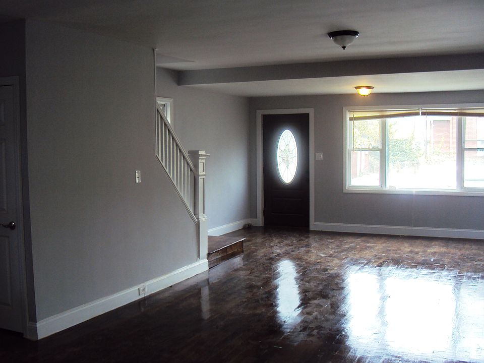 1st image of 22236 95th Ave