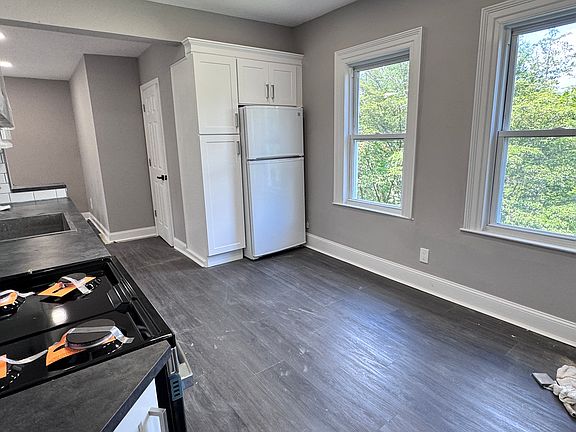 4th image of 857 Sherman Ave #2