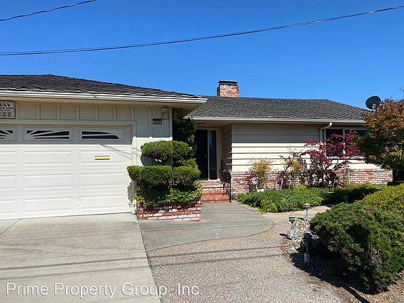 2nd image of 2660 Marineview Dr