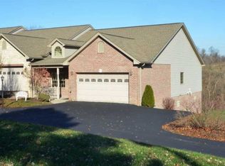 110 Walnut St, Houston, PA 15342