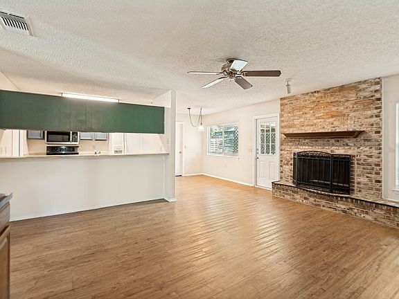 4th image of 16006 Eagleway St