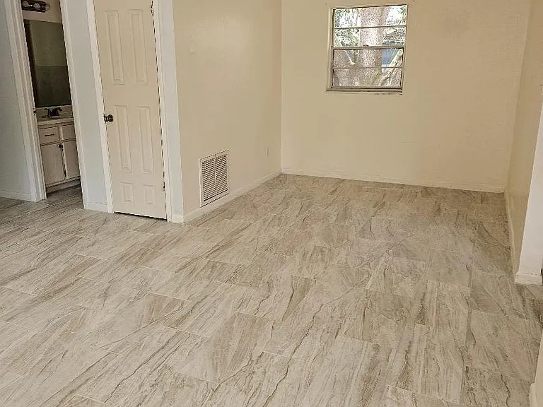 1122 NW 31st Ave — Photo 4