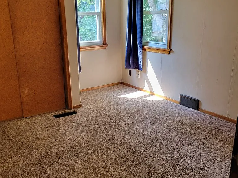 512 E Maple St — Photo 20