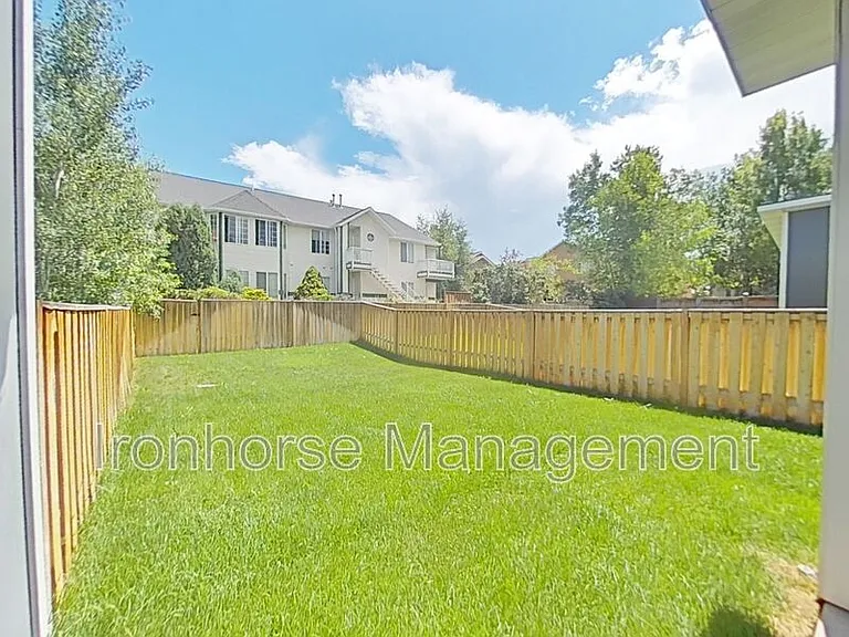 320 Meriwether Ave — Photo 7
