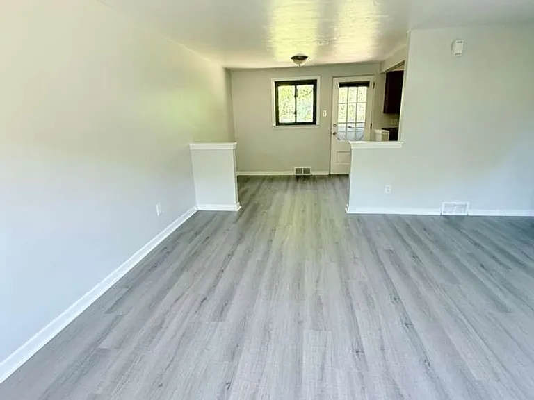 224 Jacob Dr — Photo 5