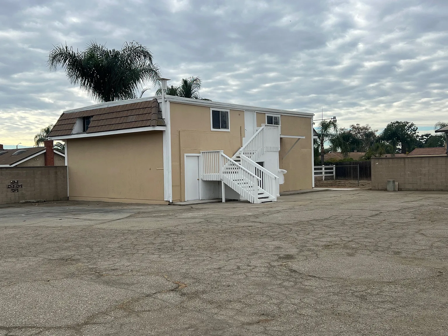 3 bed, 1.5 bath, 1000 sqft, $2,600 — Photo 1
