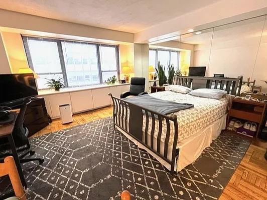 Rented by Douglas Elliman | media 19