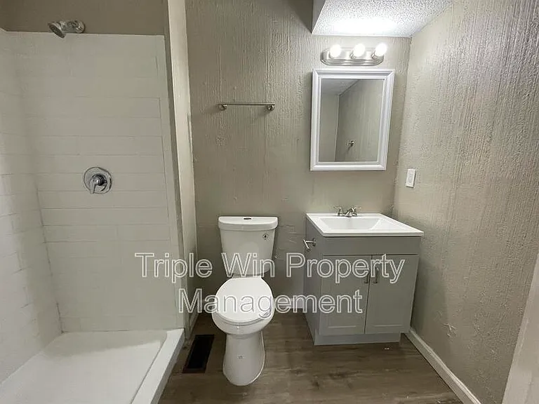 1725 Orletto Way — Photo 34