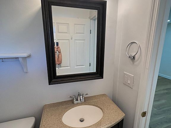 4th image of 5494 Mangold Dr