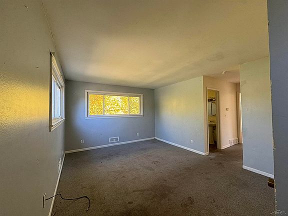 4th image of 3088 Schaefer St