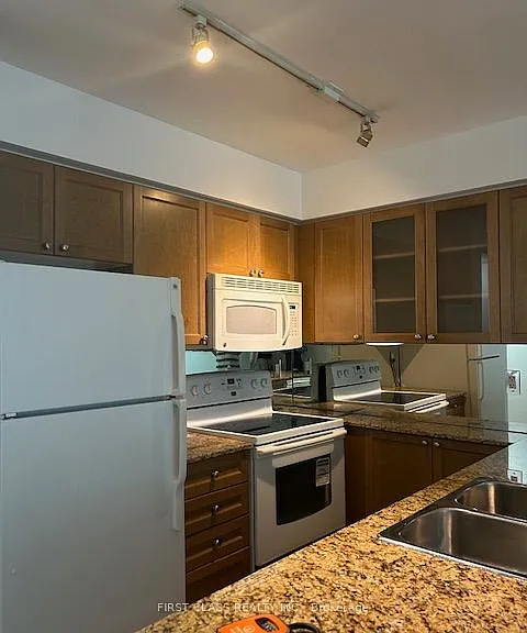 761 Bay St #607 — Photo 5