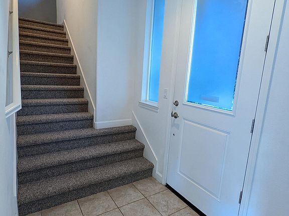 5th image of 968 E Duane Ave #100