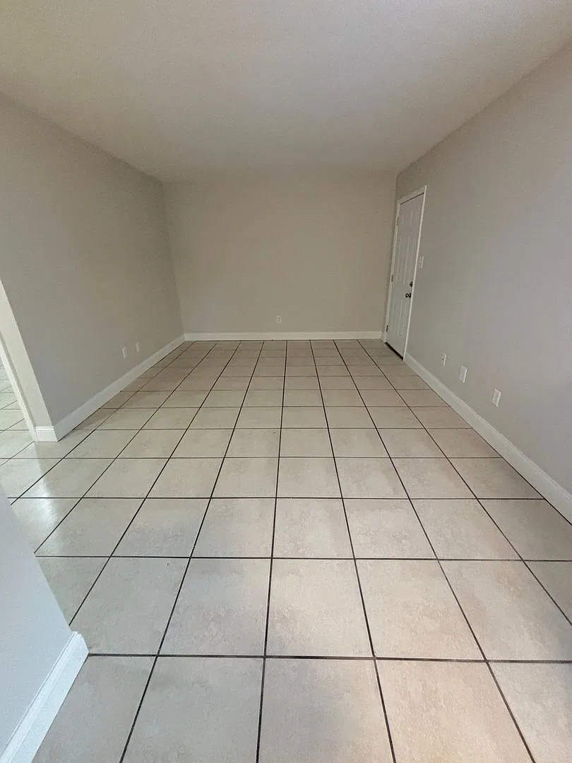 1323 Volusia Street — Photo 3