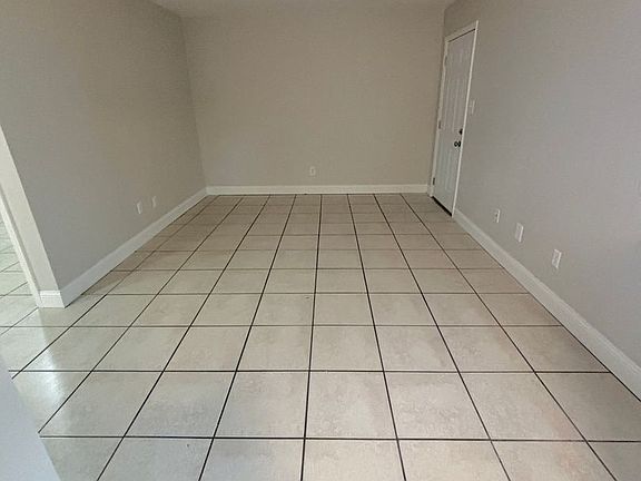 3rd image of 1323 Volusia St APT B
