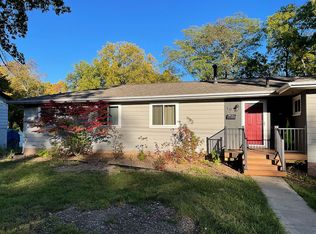 19 Caroline Ct, Iowa City, IA 52245