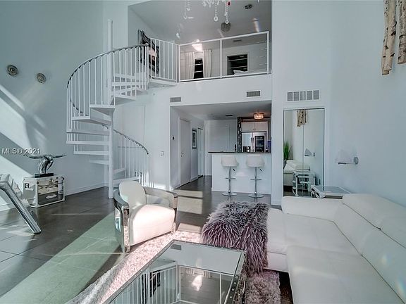 2nd image of 300 S Biscayne Blvd #L-1216