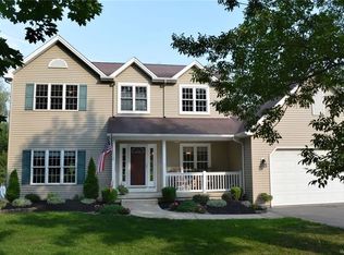 4606 Beach Ridge Rd, Lockport, NY 14094