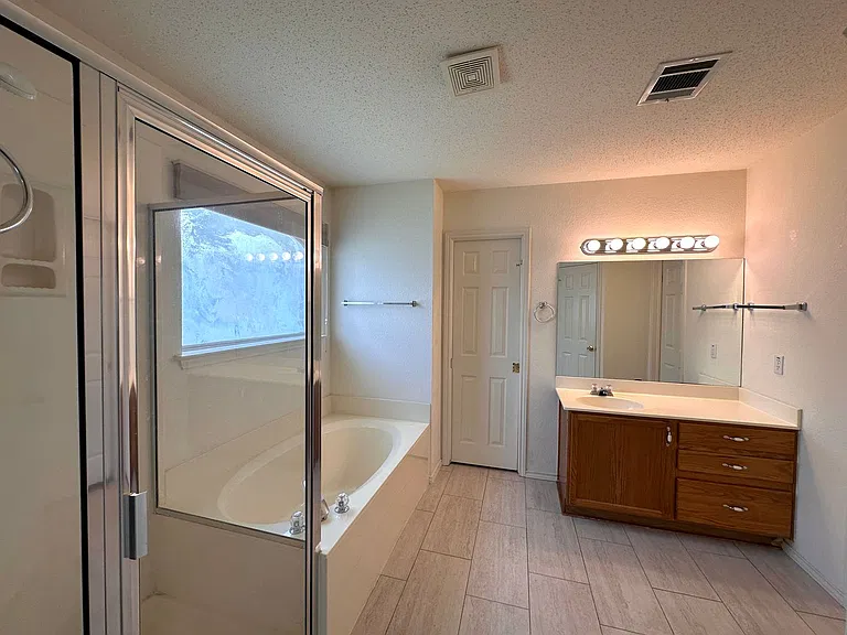 6708 Bancroft Woods Dr — Photo 22