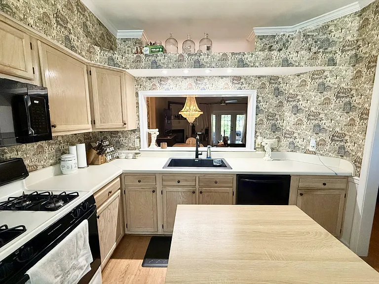 842 S Lake Cir #1 — Photo 7