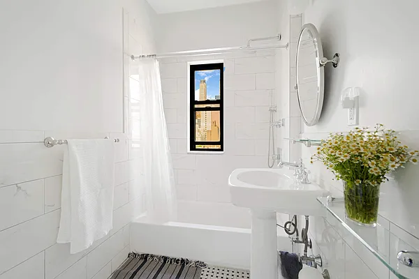 Sold by Compass | media 7