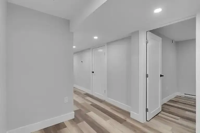 180 Morenz Cres #2 — Photo 10