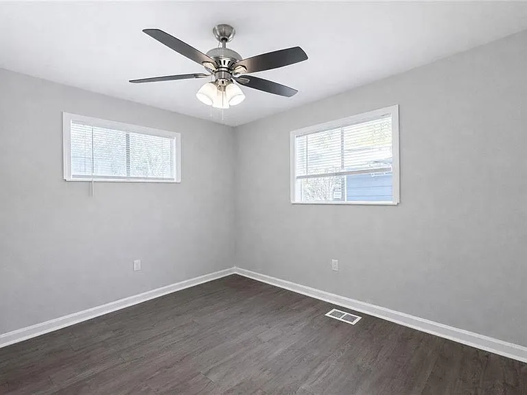2146 Brookview Dr NE — Photo 13