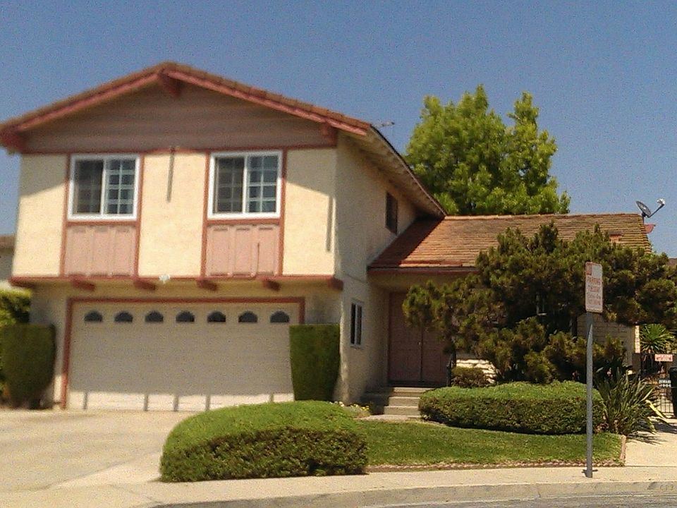 1st image of 724 W Topacio Dr