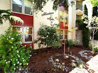 425 Alcatraz Ave, Oakland, CA 94609