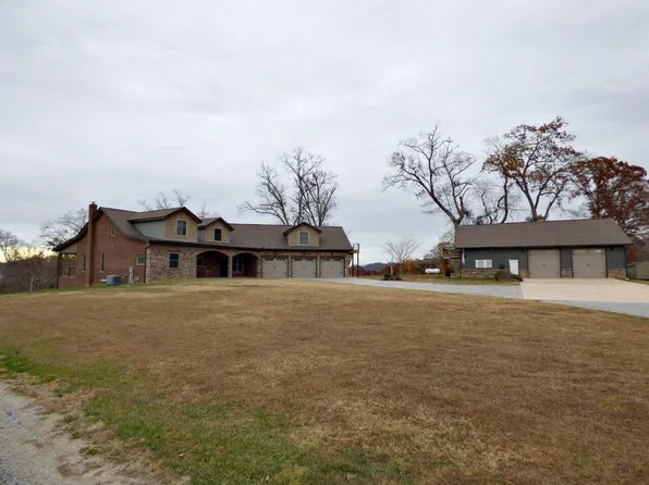 1720 Mullins Chapel Rd, Dandridge, TN 37725