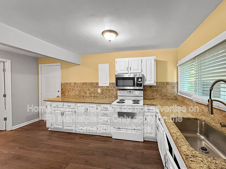 1310 Roanoke Ave — Photo 7