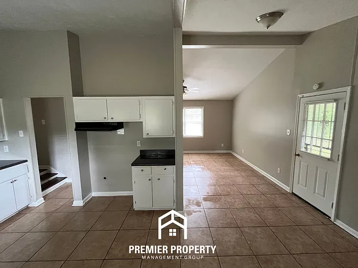1514 Winfield Ave — Photo 5