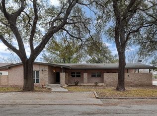 16 Larkwood Ln, Del Rio, TX 78840