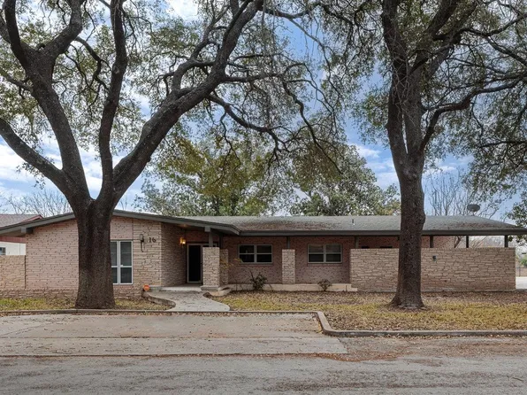 16 Larkwood Ln, Del Rio, TX 78840