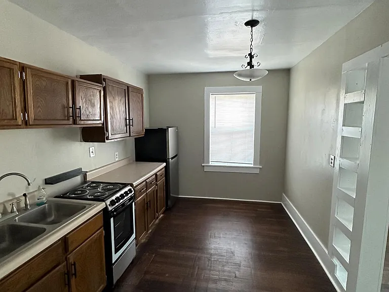 101 E Benton St #302 — Photo 8