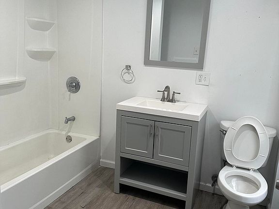 2nd image of 207 S Valley Ave #2